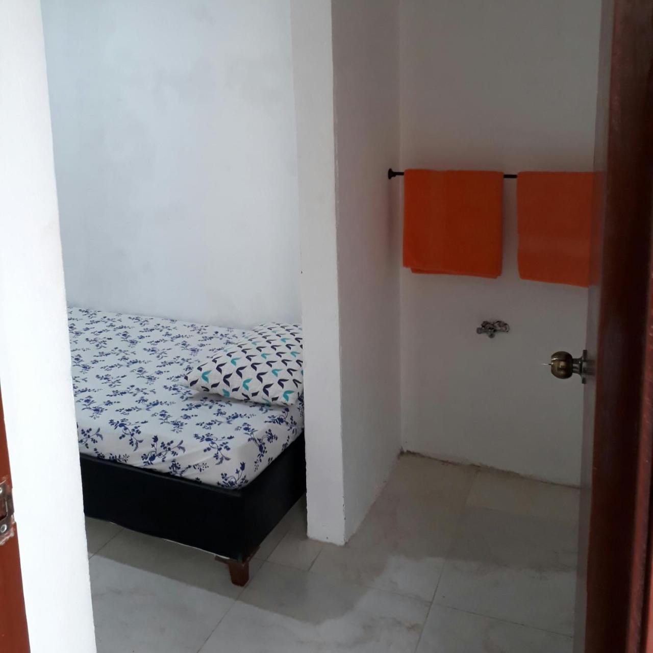 Habitacion doble con baño privado San Felipe Cartagena Exterior foto